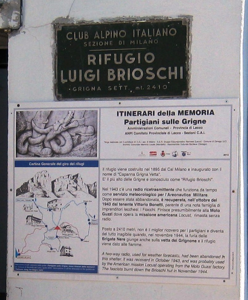 Una delle 40 targhe poste lungo i 12 itinerari sulle Grigne da Lecco a Bellano e alla Valsassina